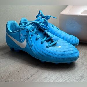 Nike Kids' Phantom GX 2 Club MG Soccer Cleats Blue